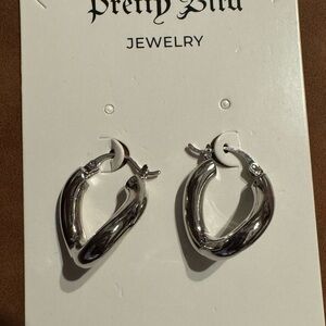 NWOT 18K White Gold Plated Wavy Puffed Hoop Pierced Earrings